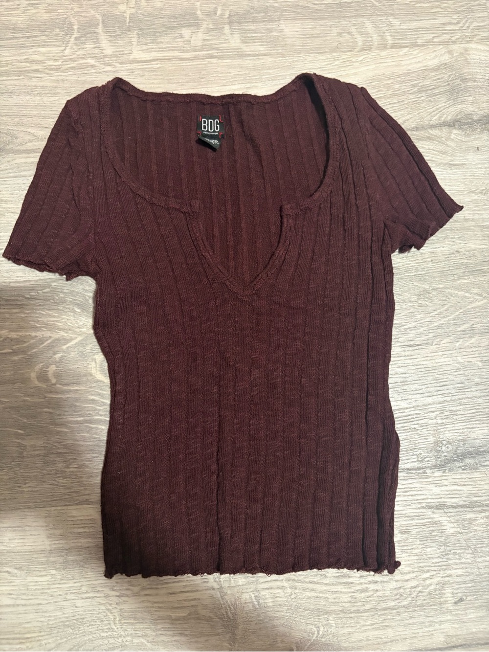 3 for $25 BDG urban outfitters Ribbed V-Neck Short Sleeve Top Burgundy size xs